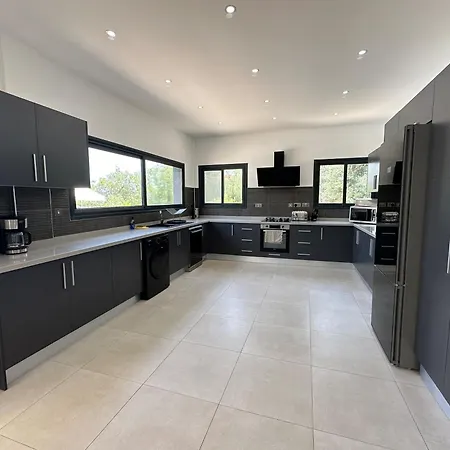 Amelia Кирения